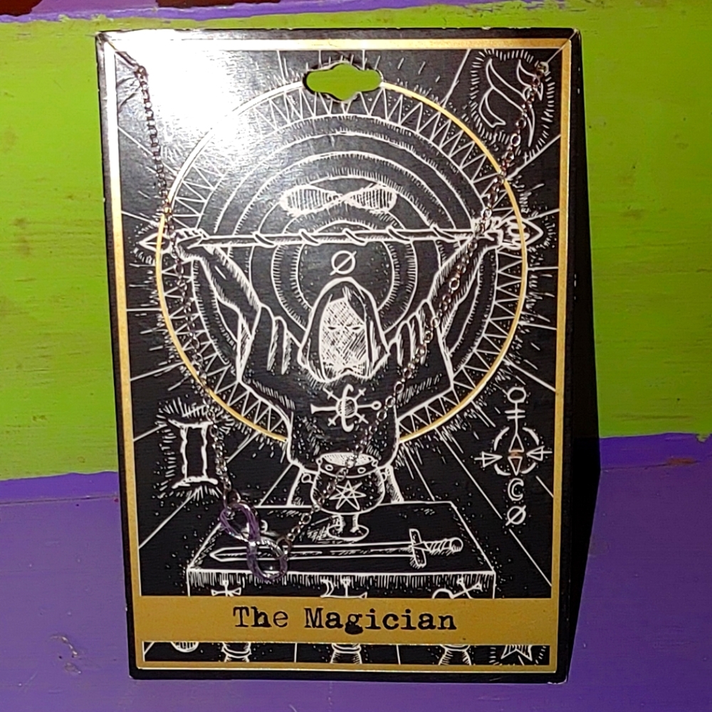 🖤 NWT The Magician Tarot Card Infinity Charm Necklace🖤
